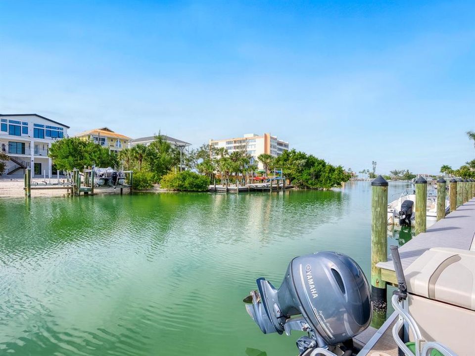 For Sale: $789,000 (2 beds, 2 baths, 1223 Square Feet)