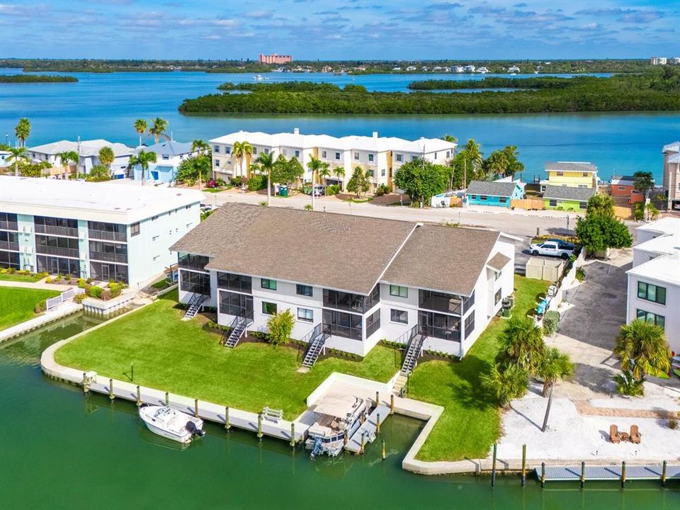 For Sale: $789,000 (2 beds, 2 baths, 1223 Square Feet)