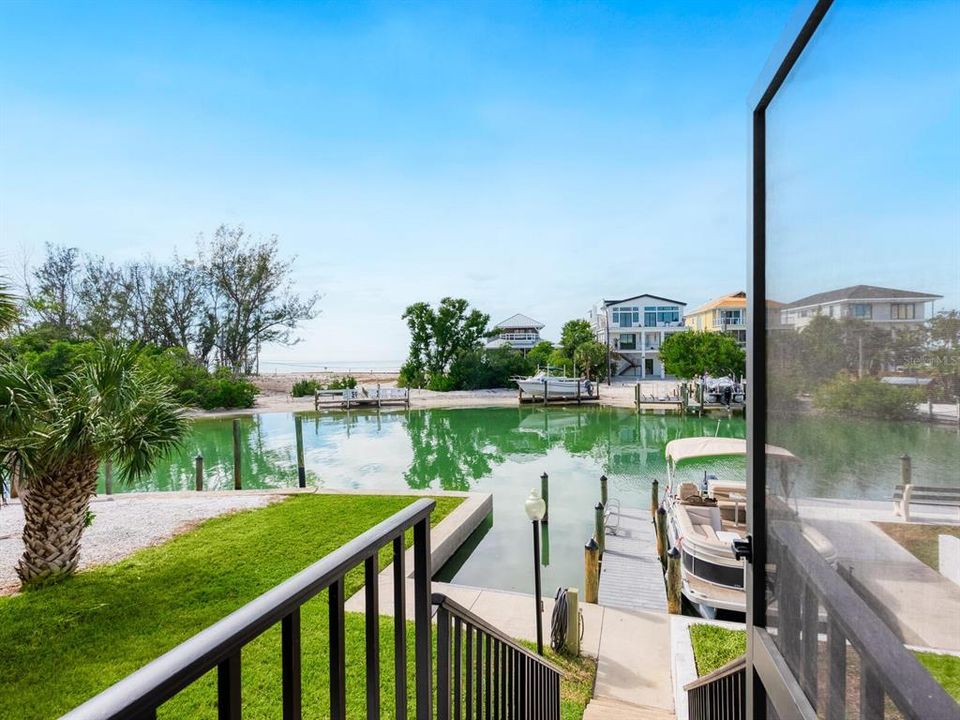 For Sale: $789,000 (2 beds, 2 baths, 1223 Square Feet)