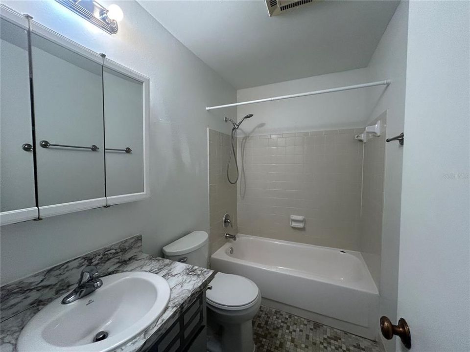 В аренду: $1,799 (3 спален, 2 ванн, 1588 Квадратных фут)