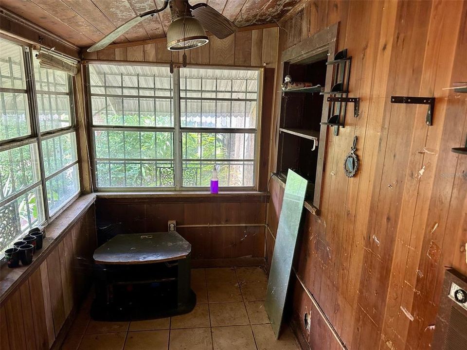 На продажу: $199,900 (3 спален, 2 ванн, 1920 Квадратных фут)