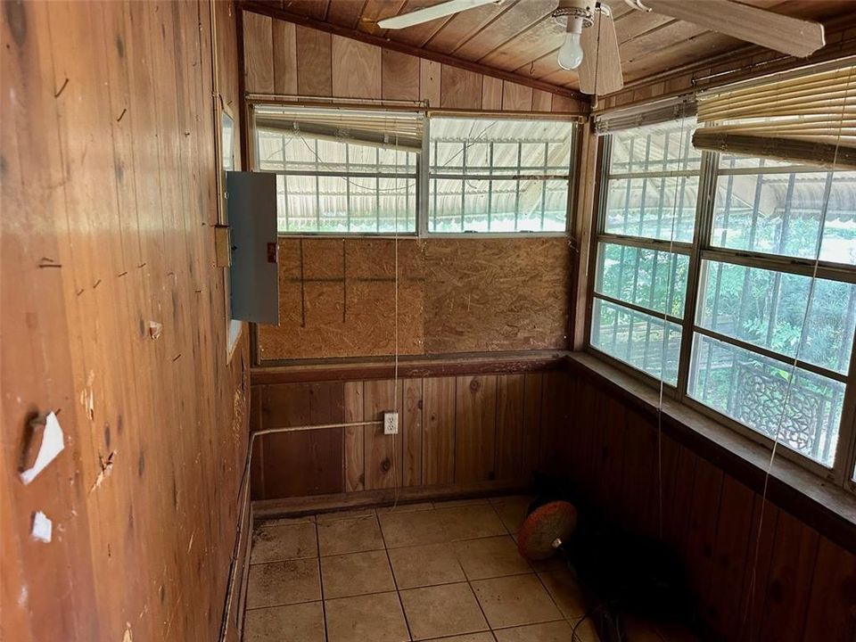 На продажу: $199,900 (3 спален, 2 ванн, 1920 Квадратных фут)