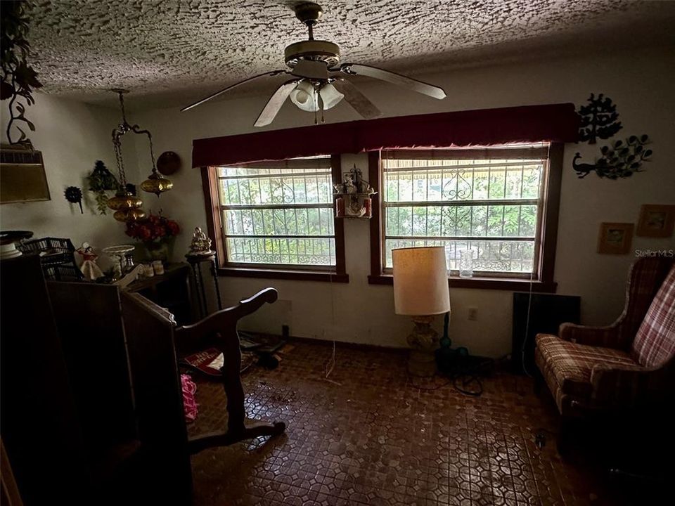 На продажу: $199,900 (3 спален, 2 ванн, 1920 Квадратных фут)