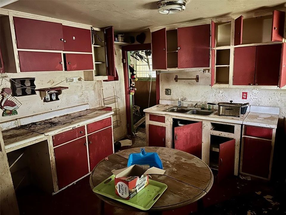 На продажу: $199,900 (3 спален, 2 ванн, 1920 Квадратных фут)