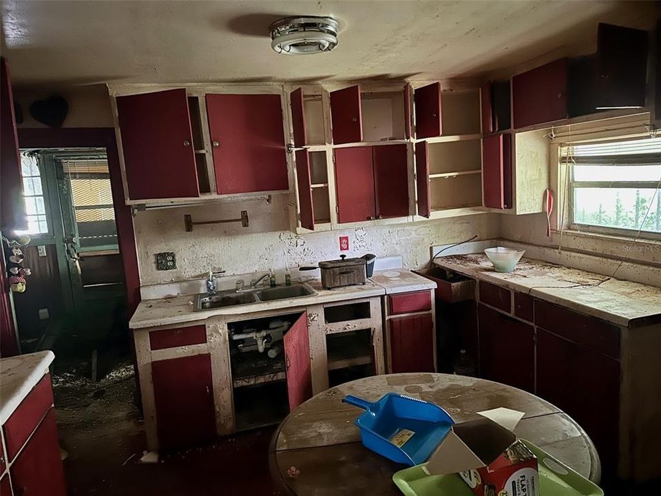 На продажу: $199,900 (3 спален, 2 ванн, 1920 Квадратных фут)