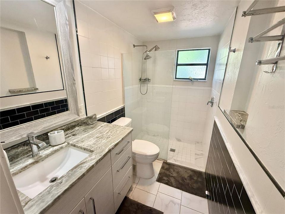 For Rent: $1,600 (2 beds, 1 baths, 800 Square Feet)