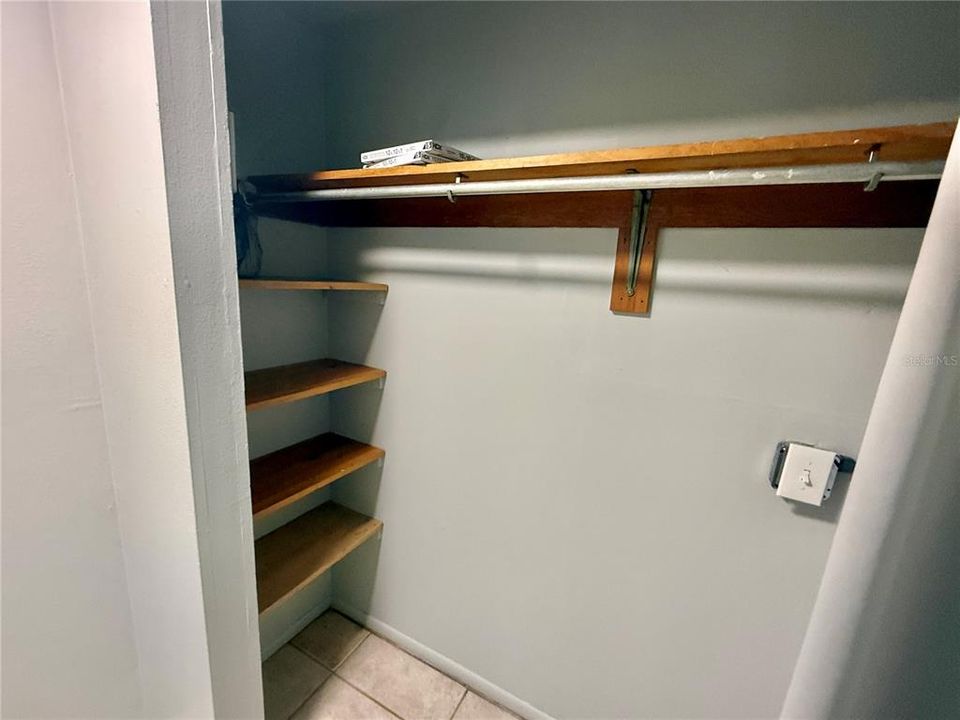 For Rent: $1,600 (2 beds, 1 baths, 800 Square Feet)