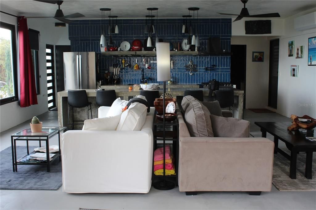 For Sale: $779,000 (2 beds, 3 baths, 2000 Square Feet)