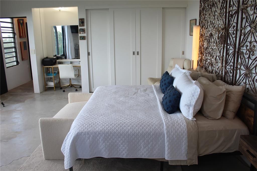 For Sale: $779,000 (2 beds, 3 baths, 2000 Square Feet)