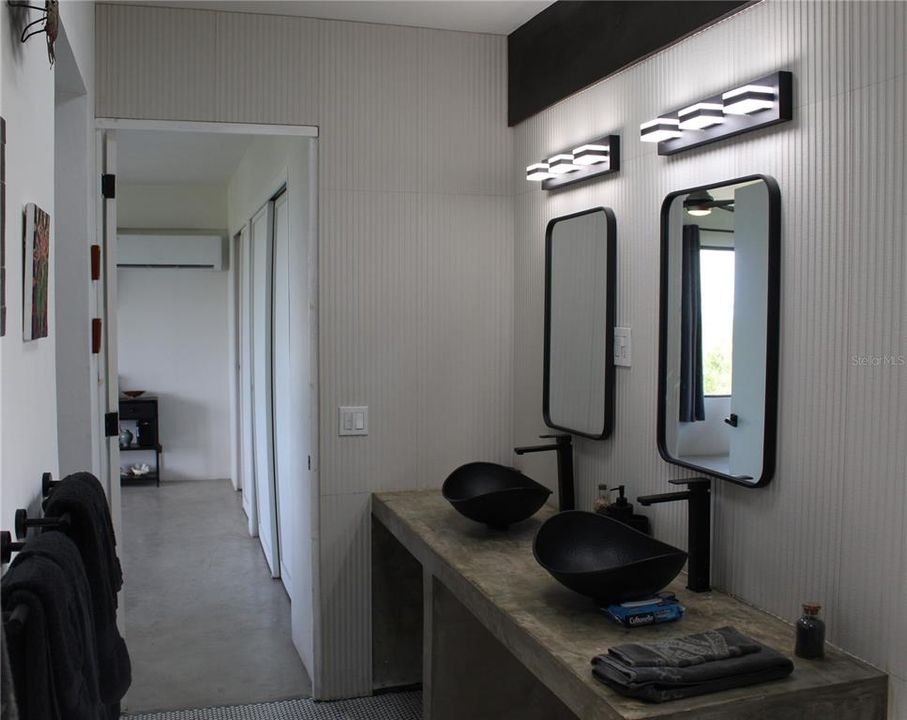 For Sale: $779,000 (2 beds, 3 baths, 2000 Square Feet)