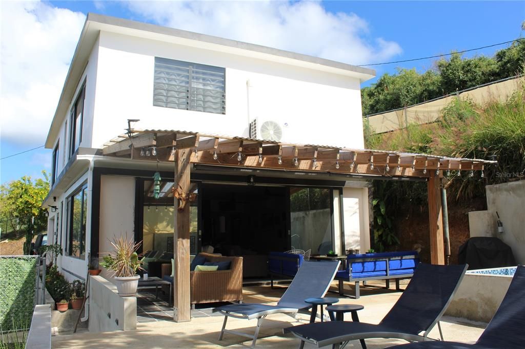 For Sale: $779,000 (2 beds, 3 baths, 2000 Square Feet)