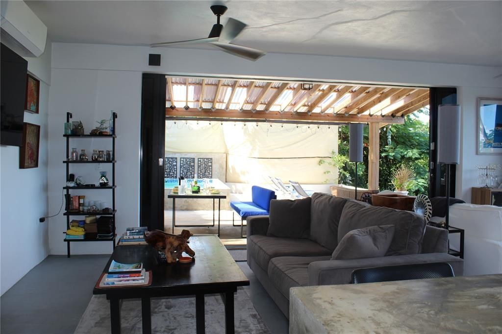 For Sale: $779,000 (2 beds, 3 baths, 2000 Square Feet)