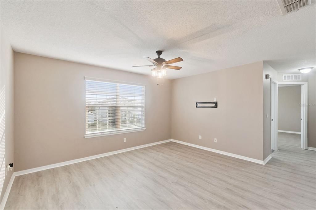 В аренду: $3,500 (5 спален, 3 ванн, 2212 Квадратных фут)