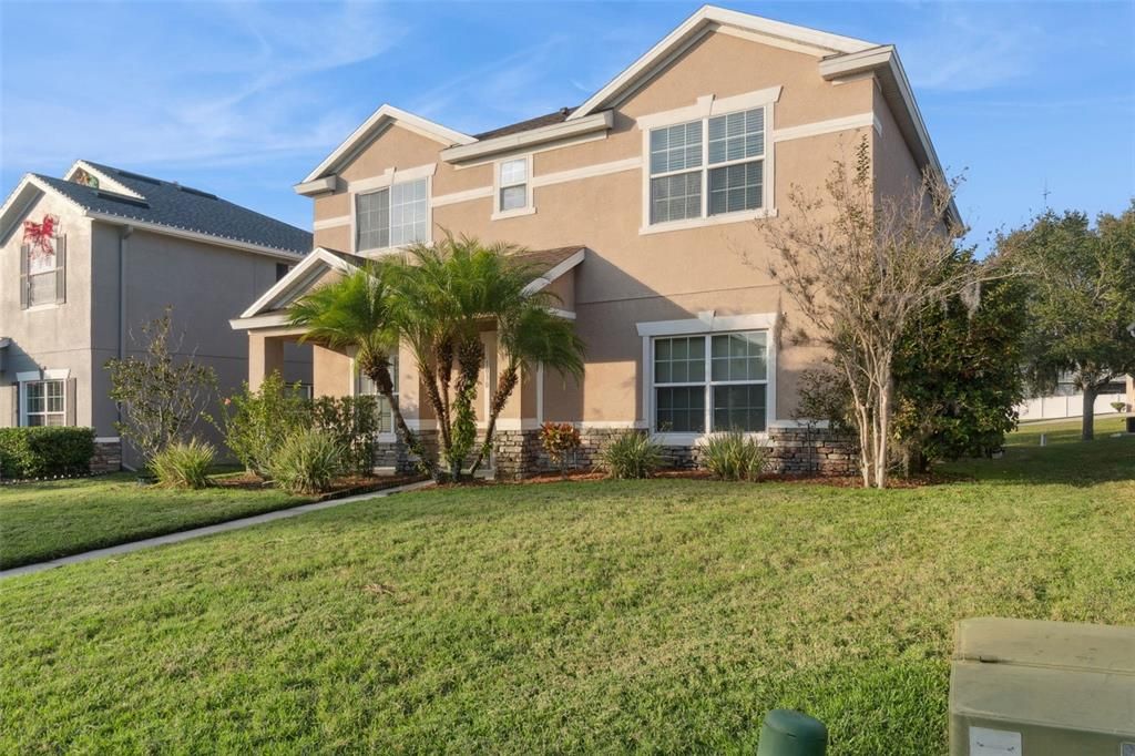 В аренду: $3,500 (5 спален, 3 ванн, 2212 Квадратных фут)