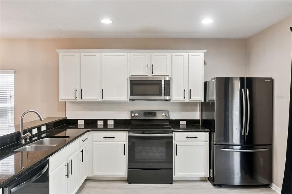 В аренду: $3,500 (5 спален, 3 ванн, 2212 Квадратных фут)