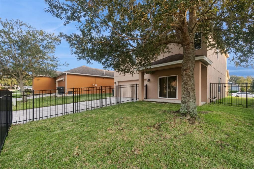 В аренду: $3,500 (5 спален, 3 ванн, 2212 Квадратных фут)