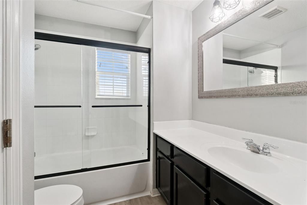 В аренду: $3,500 (5 спален, 3 ванн, 2212 Квадратных фут)