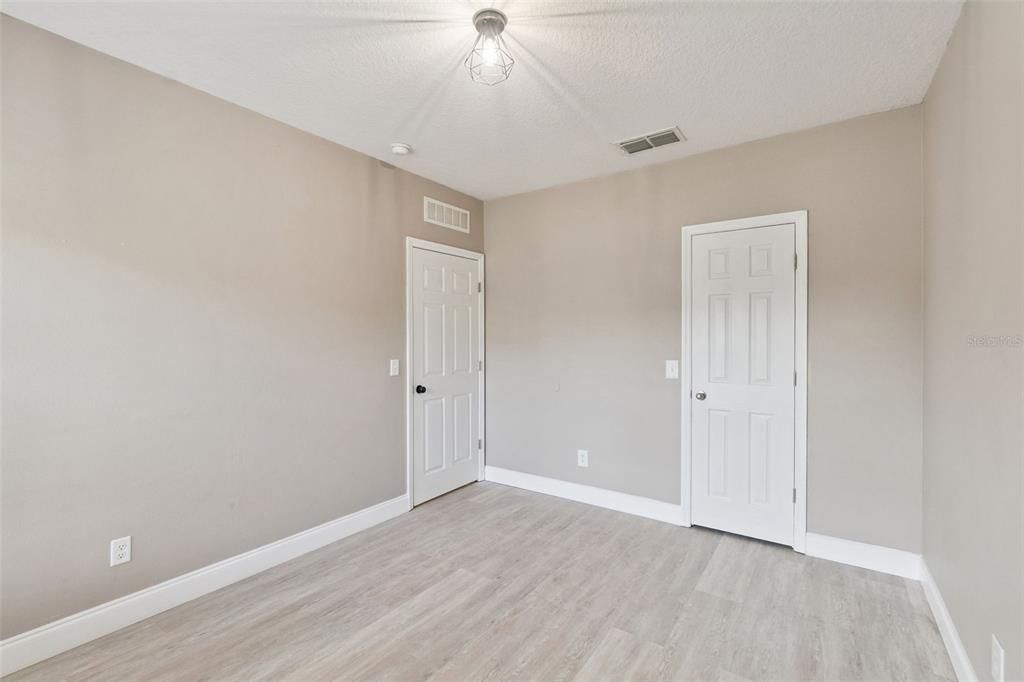 В аренду: $3,500 (5 спален, 3 ванн, 2212 Квадратных фут)