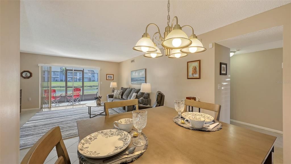 For Sale: $135,000 (2 beds, 1 baths, 912 Square Feet)