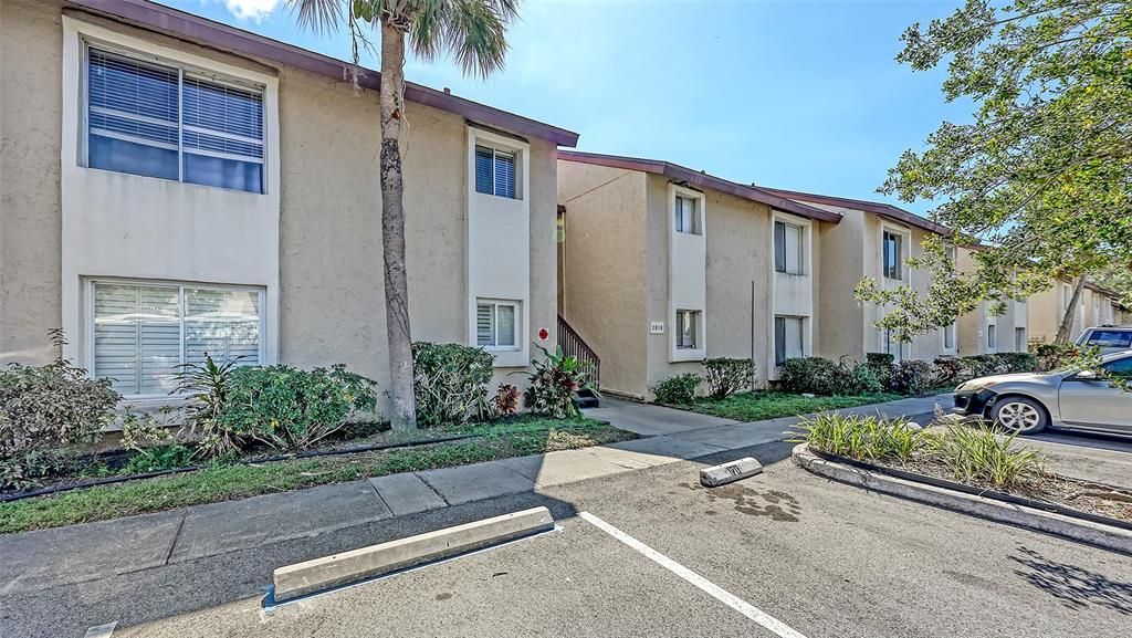 For Sale: $135,000 (2 beds, 1 baths, 912 Square Feet)