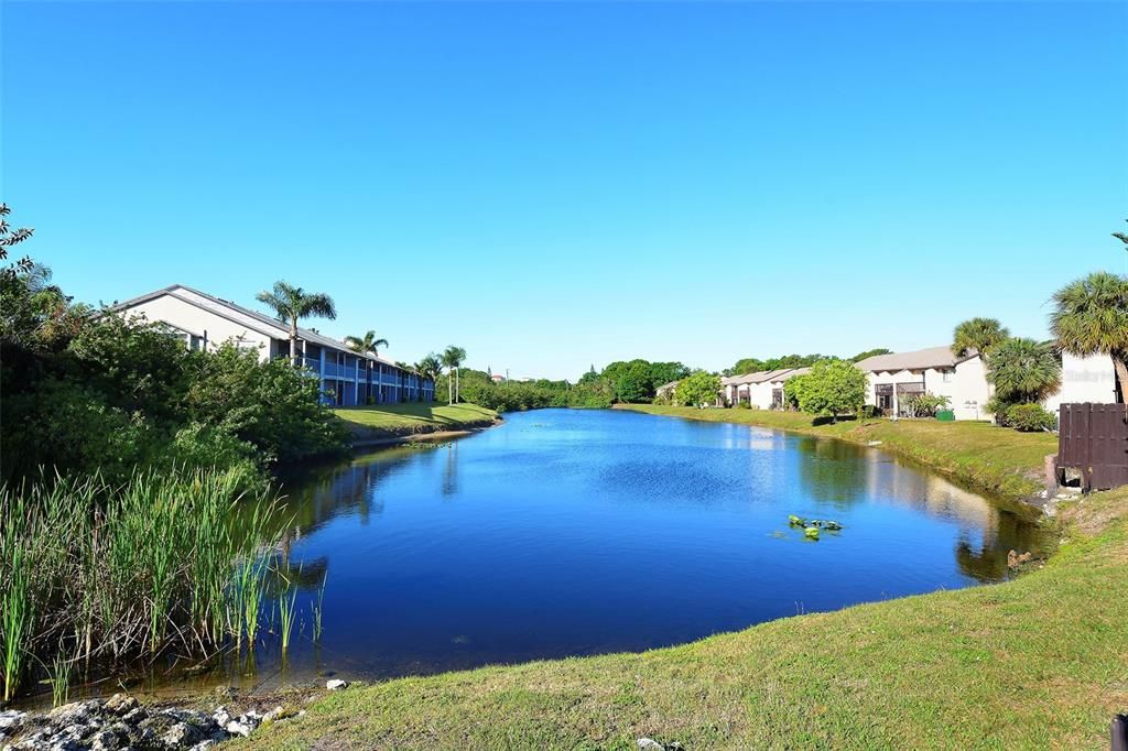 For Sale: $135,000 (2 beds, 1 baths, 912 Square Feet)