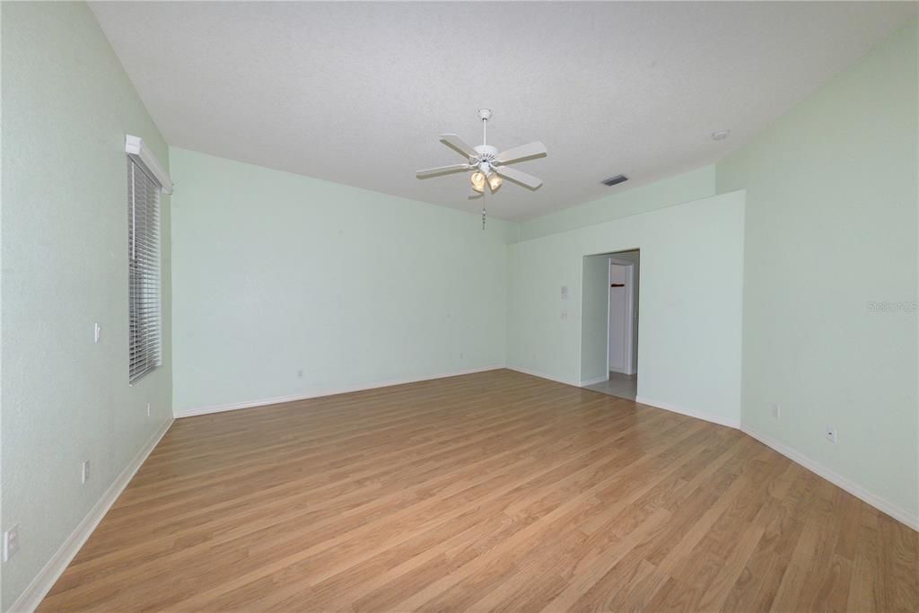 For Sale: $349,000 (3 beds, 2 baths, 1975 Square Feet)