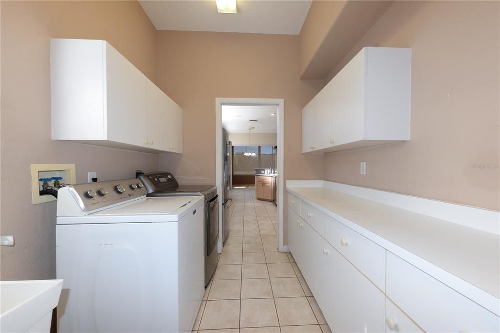 For Sale: $349,000 (3 beds, 2 baths, 1975 Square Feet)