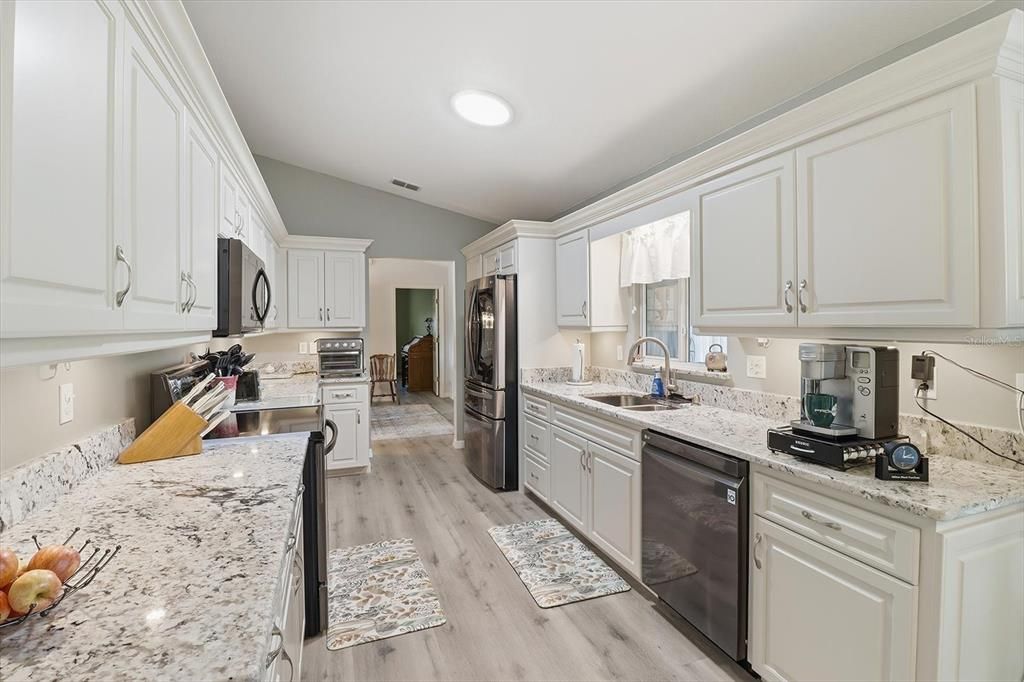 На продажу: $275,000 (2 спален, 2 ванн, 1664 Квадратных фут)