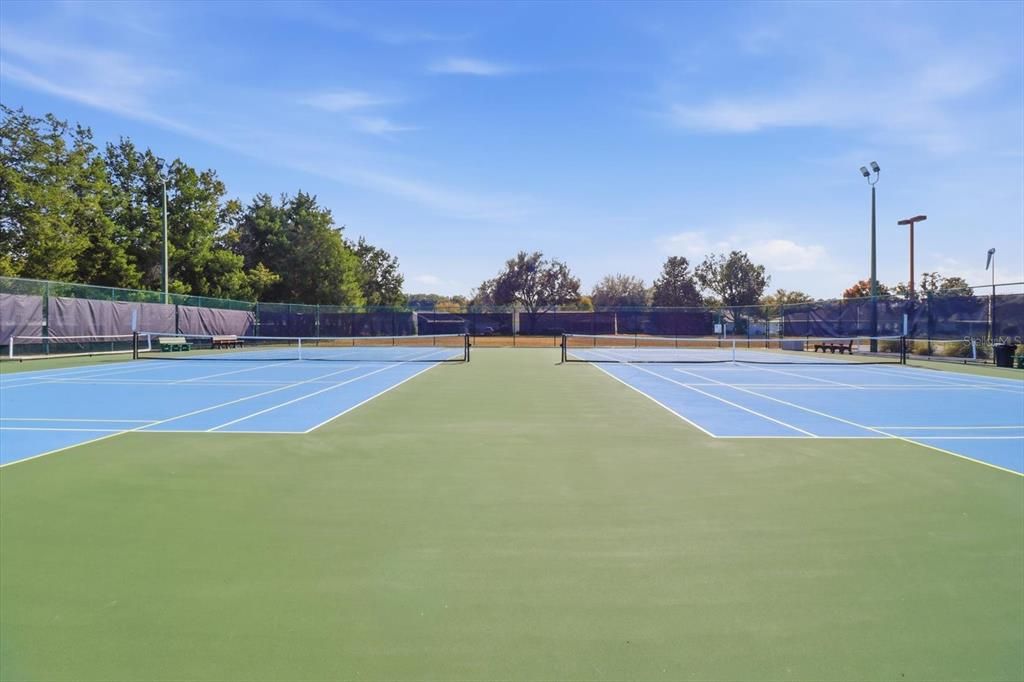 На продажу: $275,000 (2 спален, 2 ванн, 1664 Квадратных фут)