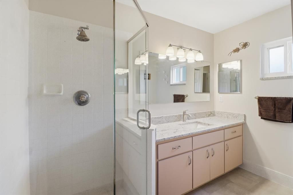 На продажу: $275,000 (2 спален, 2 ванн, 1664 Квадратных фут)