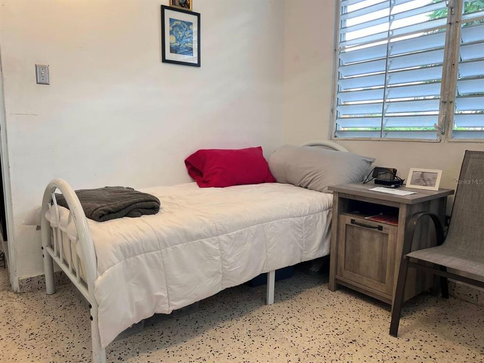 For Sale: $212,000 (4 beds, 2 baths, 1572 Square Feet)