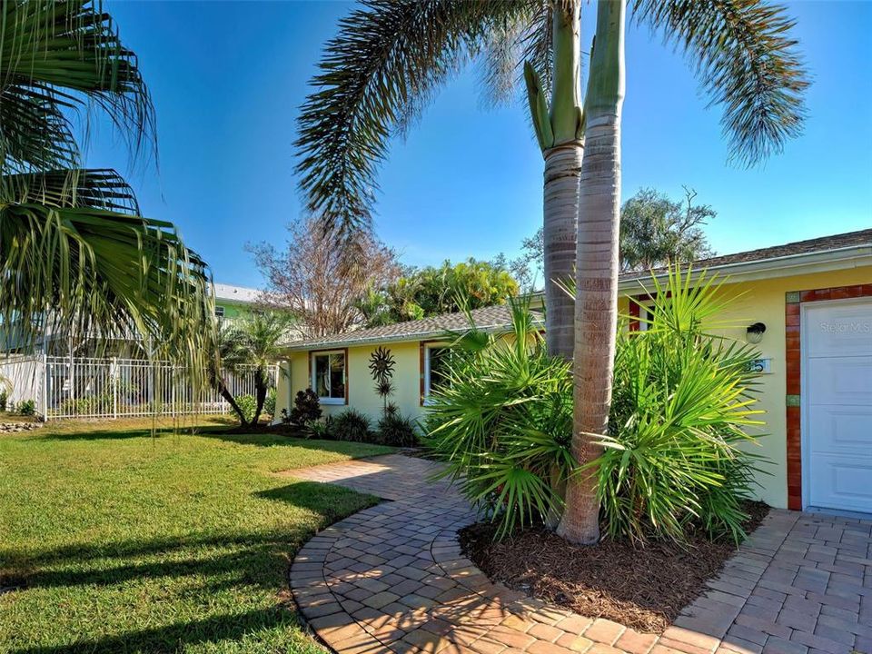 For Sale: $369,000 (3 beds, 2 baths, 1454 Square Feet)