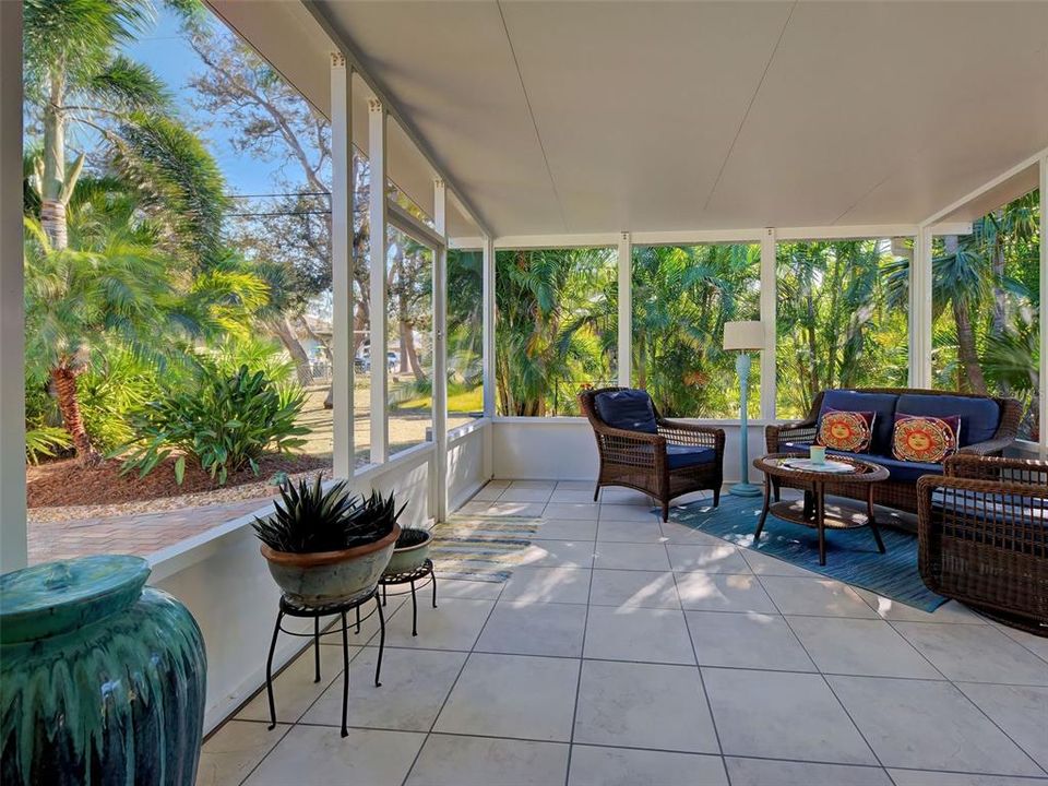 For Sale: $369,000 (3 beds, 2 baths, 1454 Square Feet)