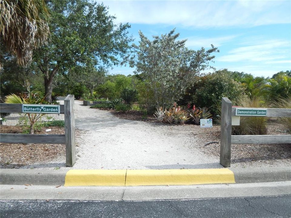 For Sale: $369,000 (3 beds, 2 baths, 1454 Square Feet)