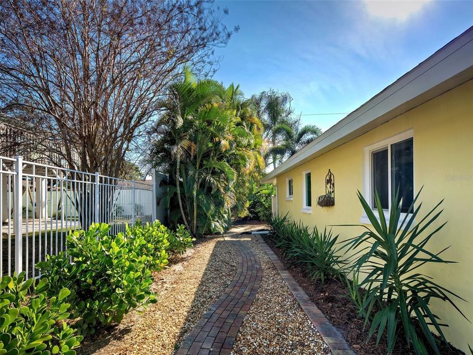 For Sale: $369,000 (3 beds, 2 baths, 1454 Square Feet)