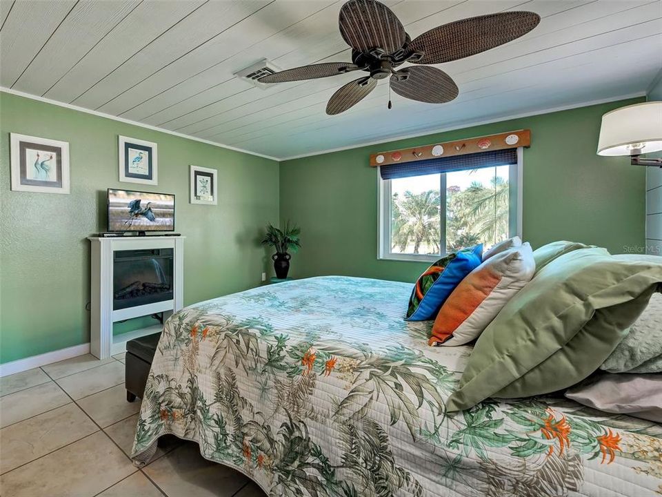 For Sale: $369,000 (3 beds, 2 baths, 1454 Square Feet)