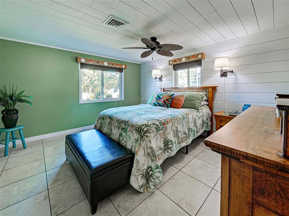 For Sale: $369,000 (3 beds, 2 baths, 1454 Square Feet)