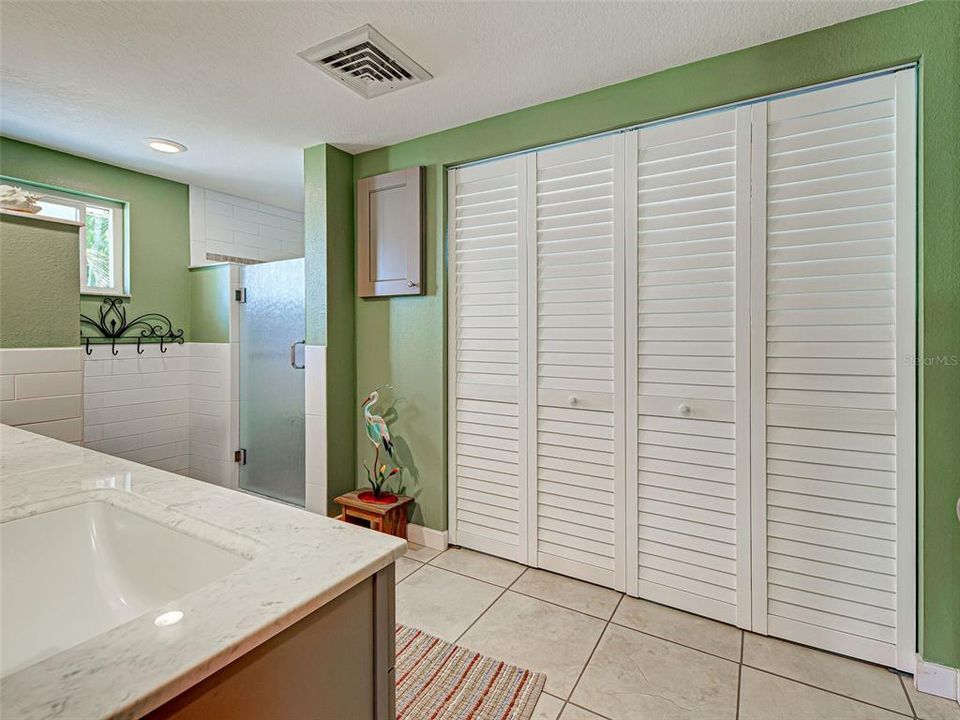 For Sale: $369,000 (3 beds, 2 baths, 1454 Square Feet)