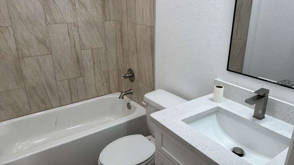 For Sale: $329,900 (4 beds, 3 baths, 1800 Square Feet)