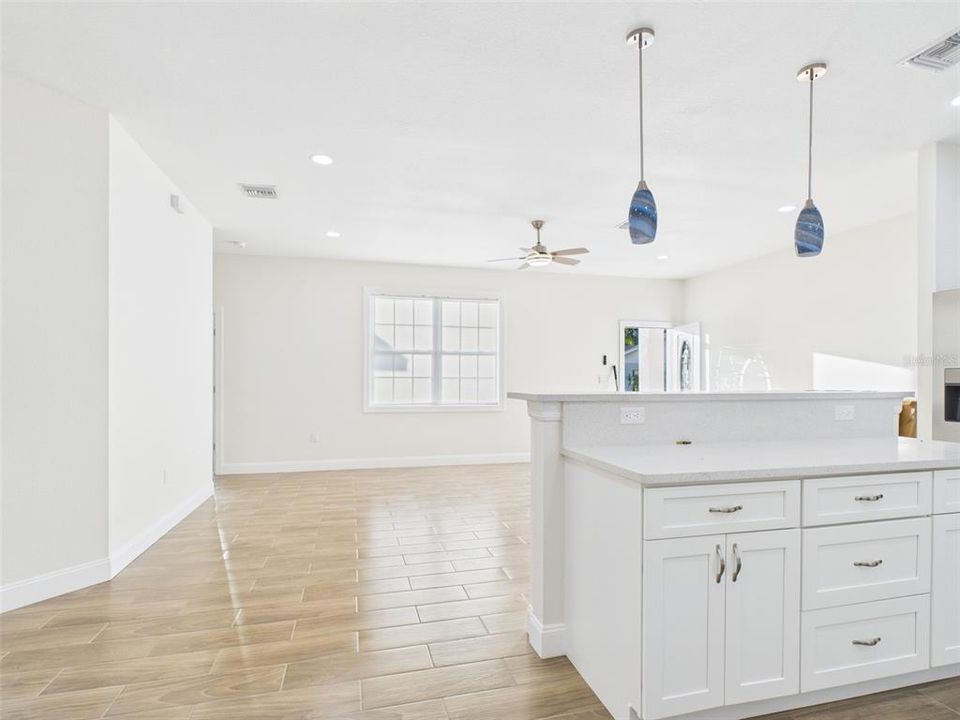 For Sale: $329,900 (4 beds, 3 baths, 1800 Square Feet)