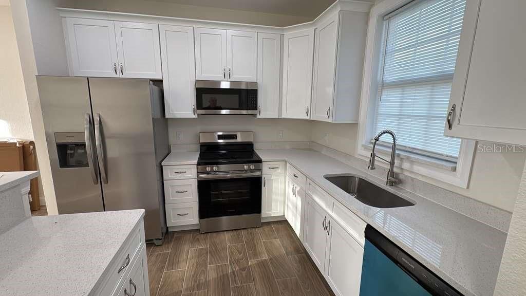 For Sale: $329,900 (4 beds, 3 baths, 1800 Square Feet)