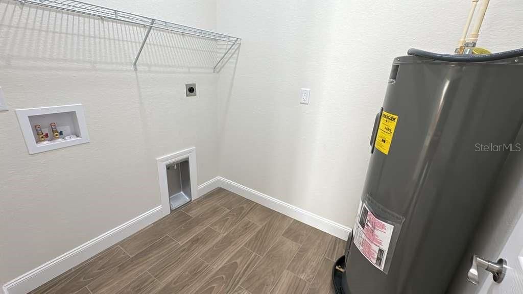 For Sale: $329,900 (4 beds, 3 baths, 1800 Square Feet)