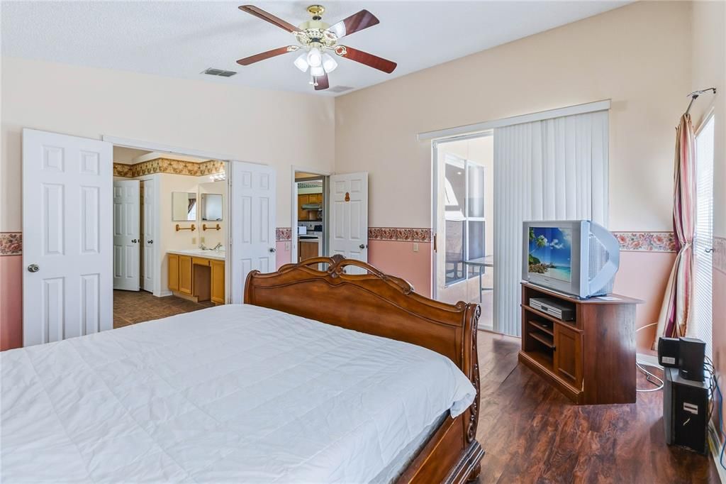 На продажу: $485,000 (4 спален, 2 ванн, 2056 Квадратных фут)