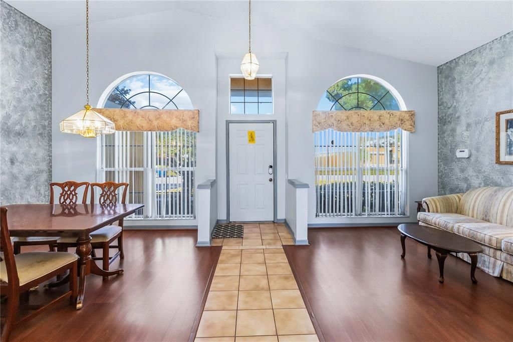 На продажу: $485,000 (4 спален, 2 ванн, 2056 Квадратных фут)