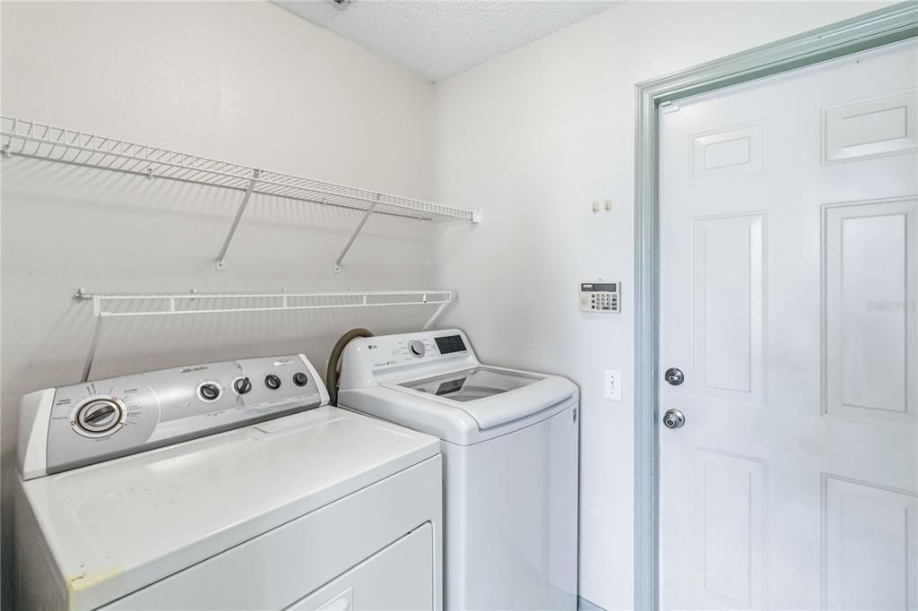 На продажу: $485,000 (4 спален, 2 ванн, 2056 Квадратных фут)