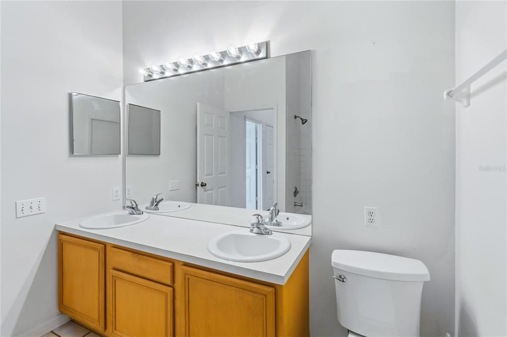 На продажу: $485,000 (4 спален, 2 ванн, 2056 Квадратных фут)