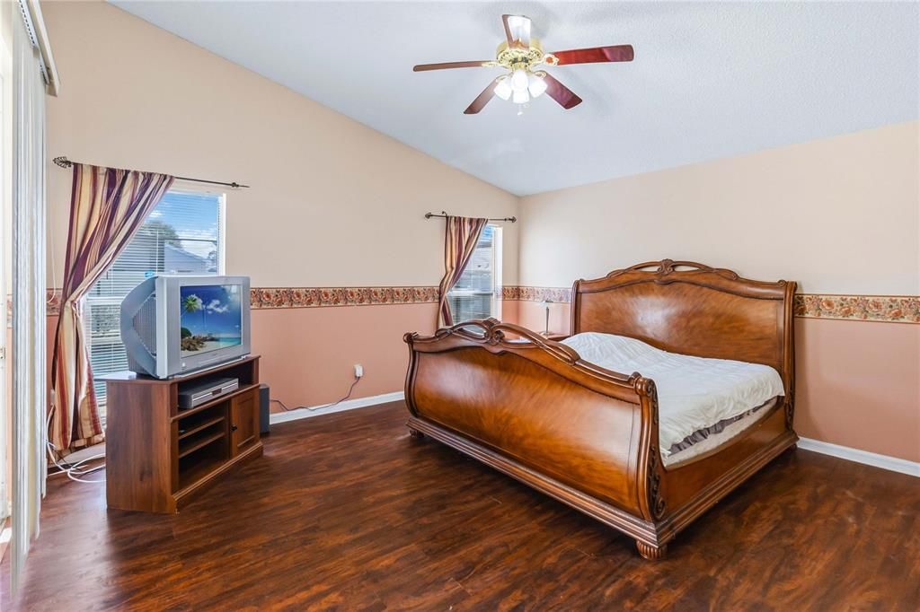 На продажу: $485,000 (4 спален, 2 ванн, 2056 Квадратных фут)