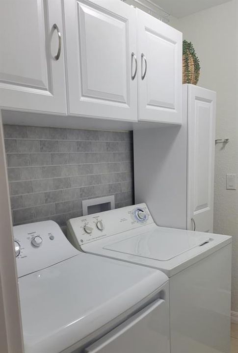 For Sale: $285,000 (3 beds, 2 baths, 1326 Square Feet)