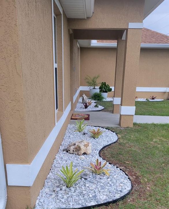 For Sale: $285,000 (3 beds, 2 baths, 1326 Square Feet)