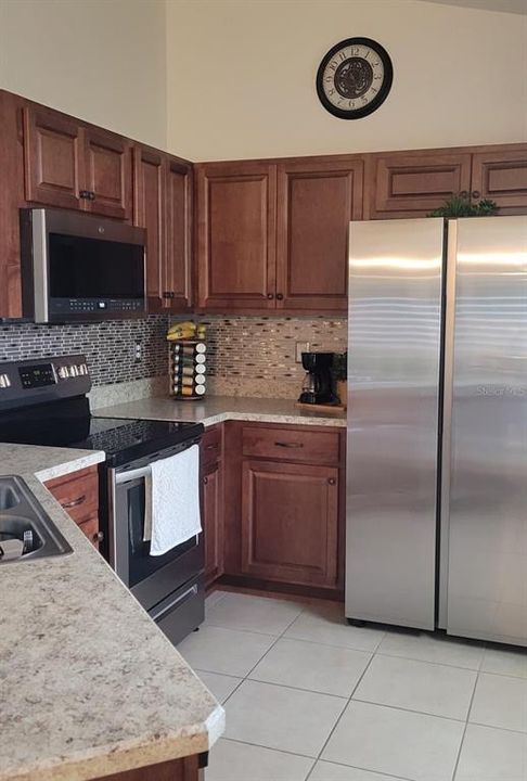 For Sale: $285,000 (3 beds, 2 baths, 1326 Square Feet)